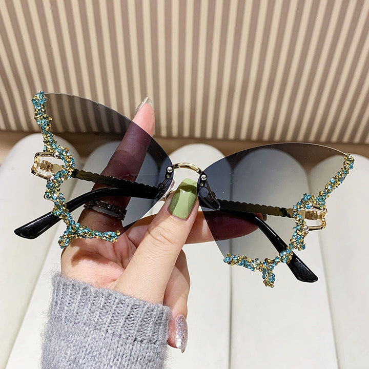 Ladies extravagant Cat-Eye sunglasses with dazzling rhinestone embellishments Kalsten