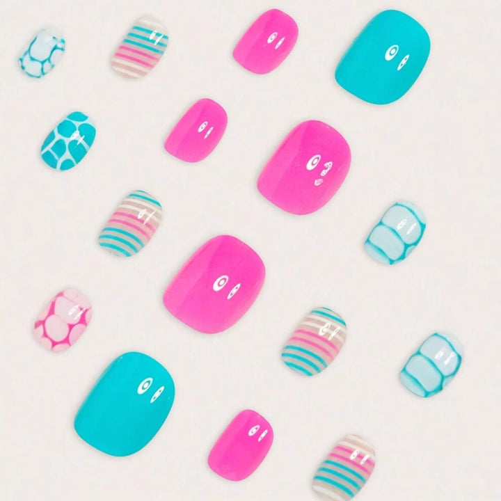 Nail set with playful patterns Kalsten
