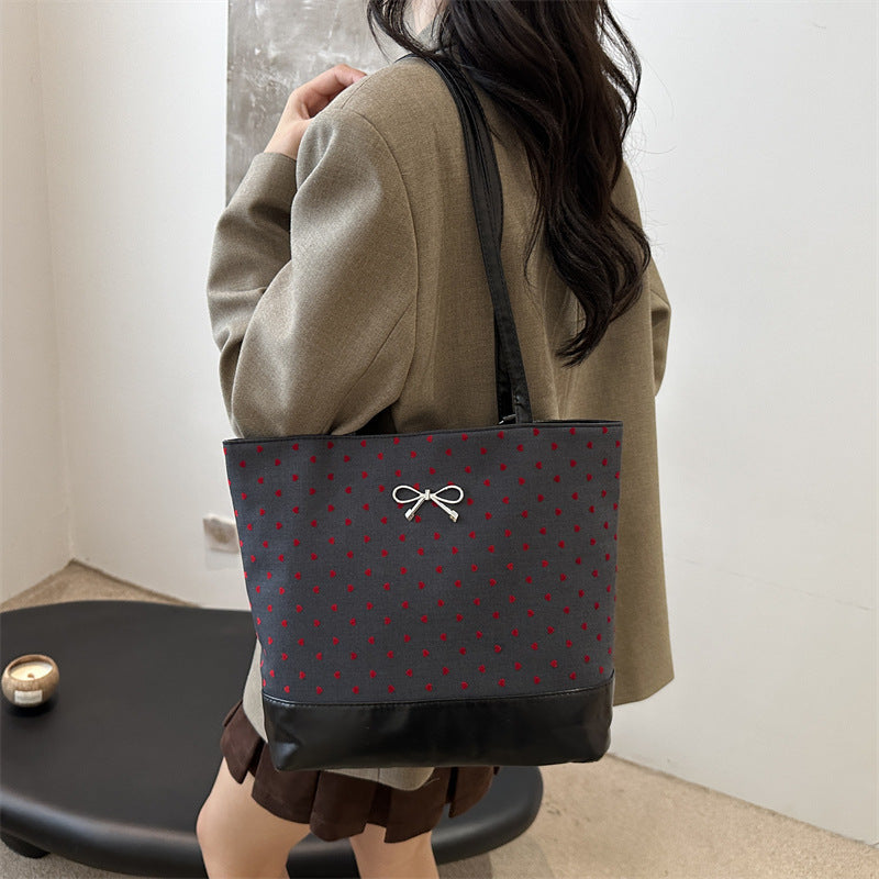Heart-Embellished Canvas Tote Bag Kalsten
