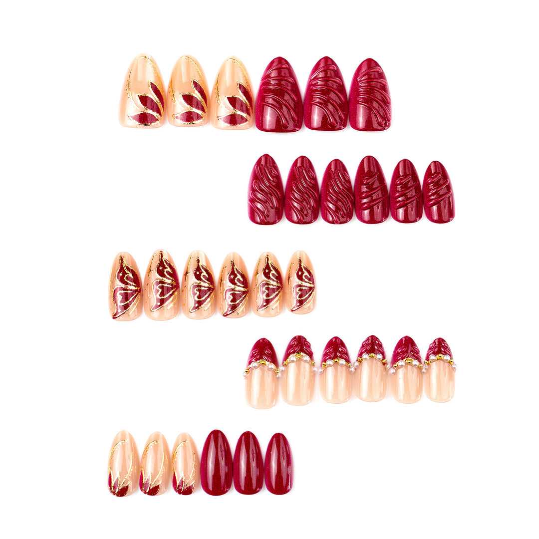 Artificial nail set with filigree golden decorations and romantic heart details Kalsten