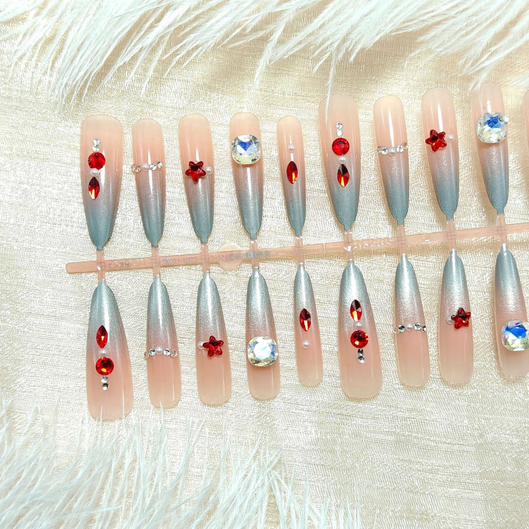Artificial nails with glamorous glitter design and 3D applications Kalsten