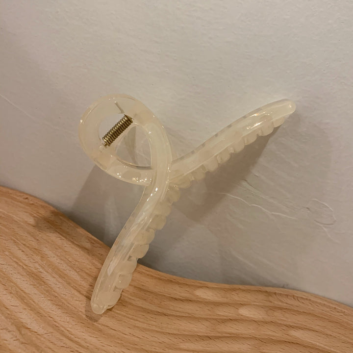 Oversized Wave Design Hair Claw Clip Kalsten