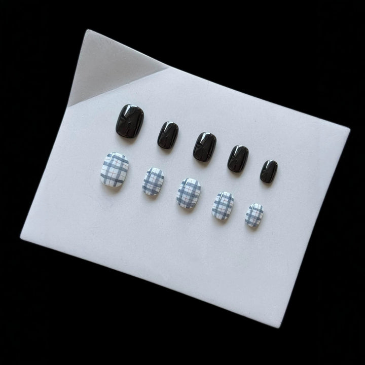 Chic Press-On Nail Art Set with Plaid and Glossy Finishes