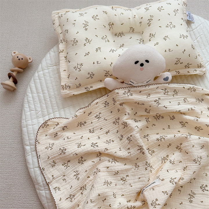 Unisex Cozy Muslin Blanket with Delicate Flower Pattern Kalsten