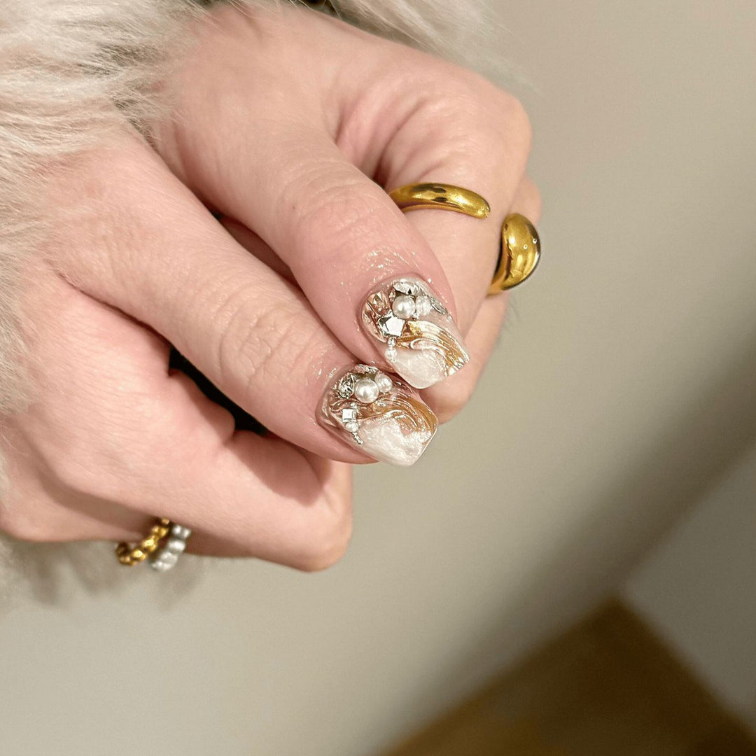 Elegant Artificial Nails with Luxurious 3D Details Kalsten