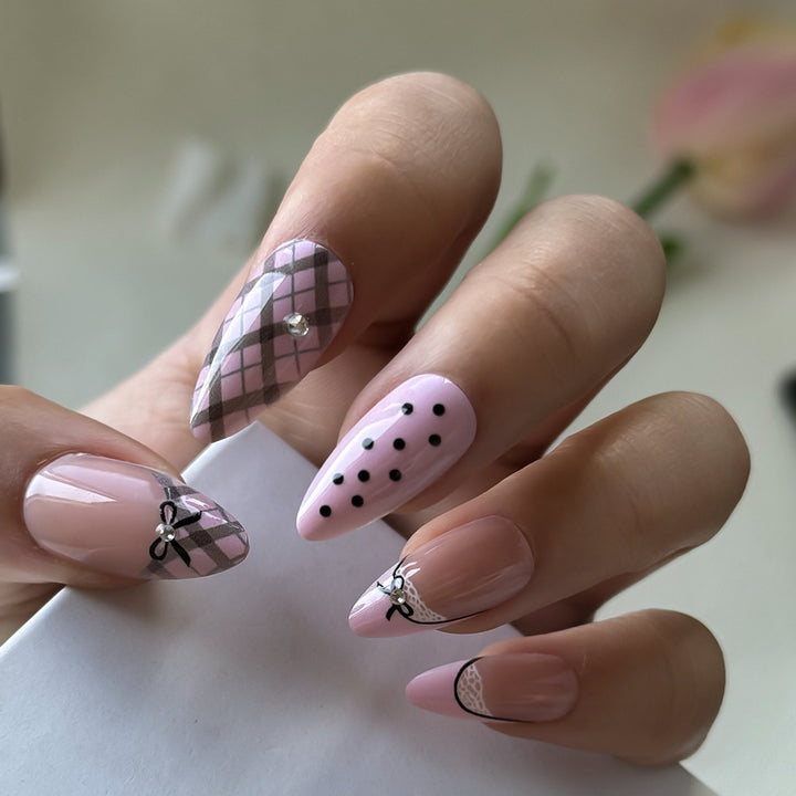 Elegant Vintage-Inspired Press-On Nail Set Kalsten
