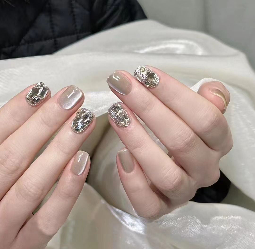 Luxury Press-On Nail Set with Glitter Accent Kalsten