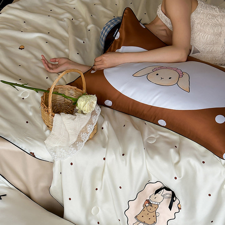 Bedding set made of skin-friendly cotton satin with embroidered rabbit motif & polka dot design