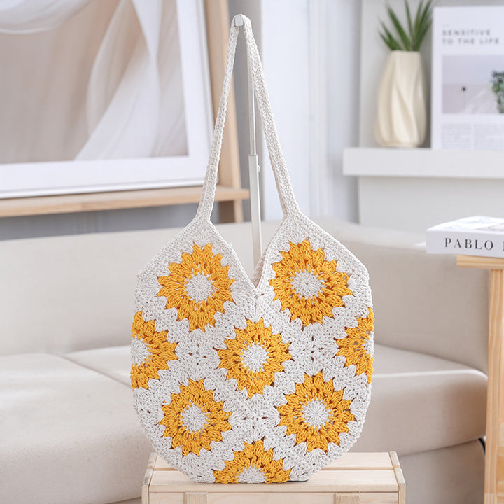Crochet shopper with floral patterns Kalsten