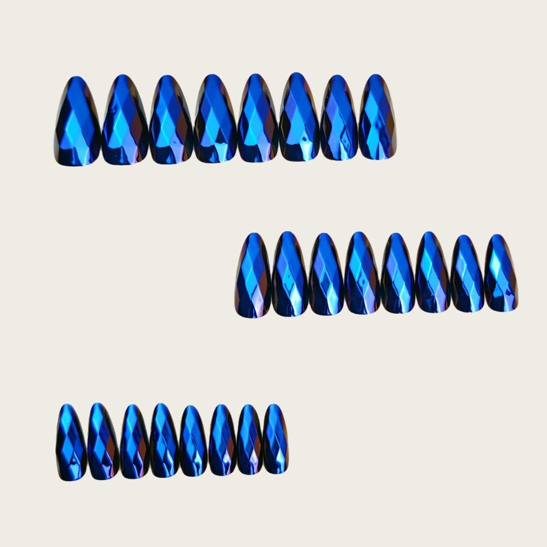 Artificial nails with faceted crystal design Kalsten