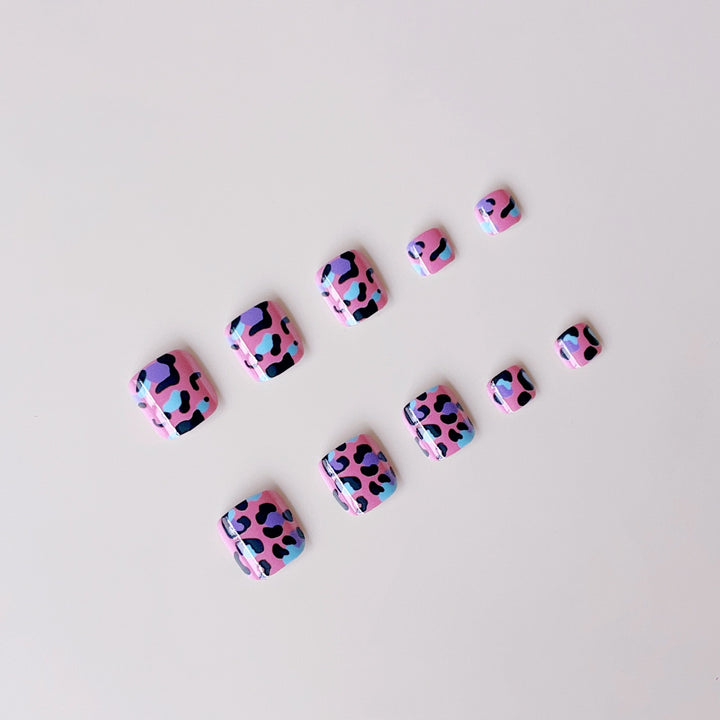 Artificial nail set with vibrant leopard pattern Kalsten