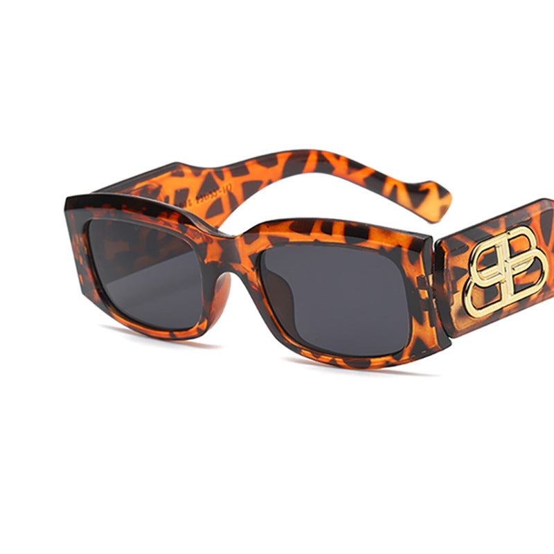 Fashionable Cat-Eye Sunglasses with Unique Statement Design