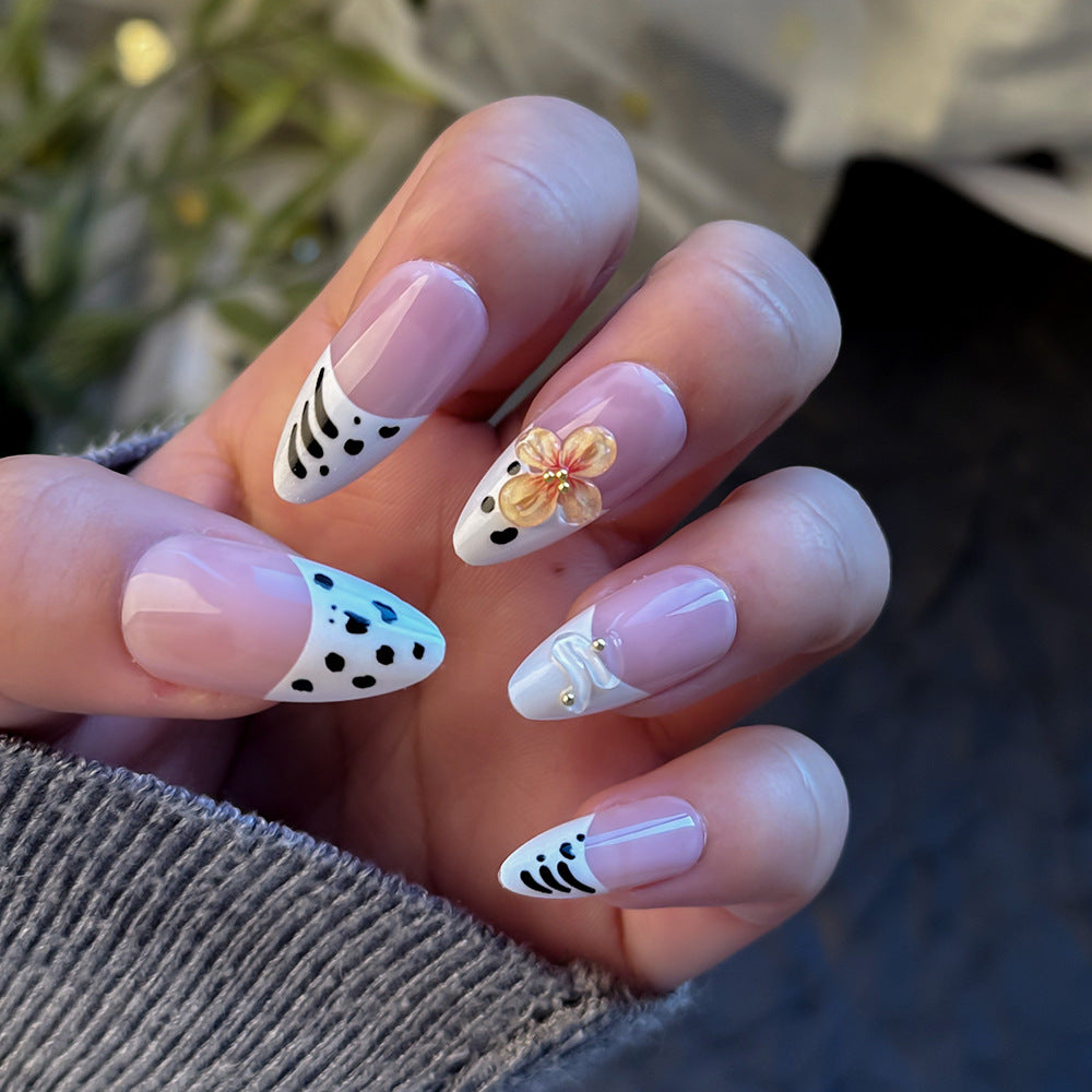 Artistic Flower-Embellished Press-On Nails Kalsten