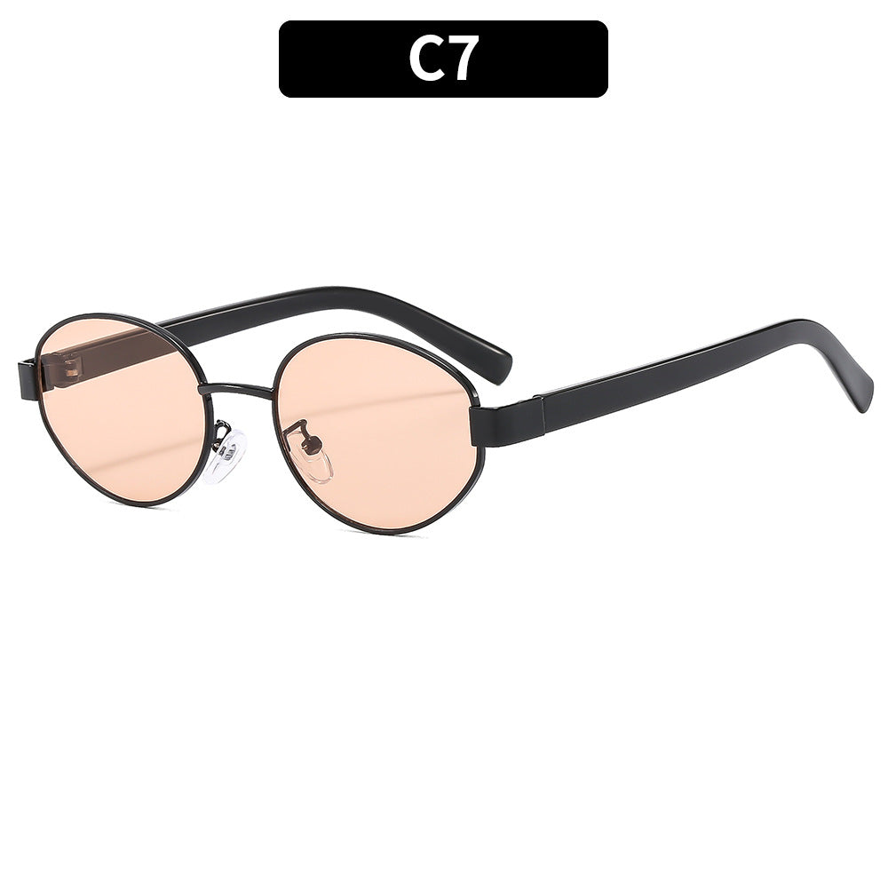 Chic Oval Frame Sunglasses