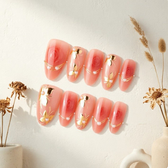 Artistic Nail Tips with Elegant Gold Jewelry Kalsten