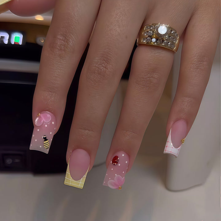 Artistic Floral-Themed Press-On Nails Kalsten