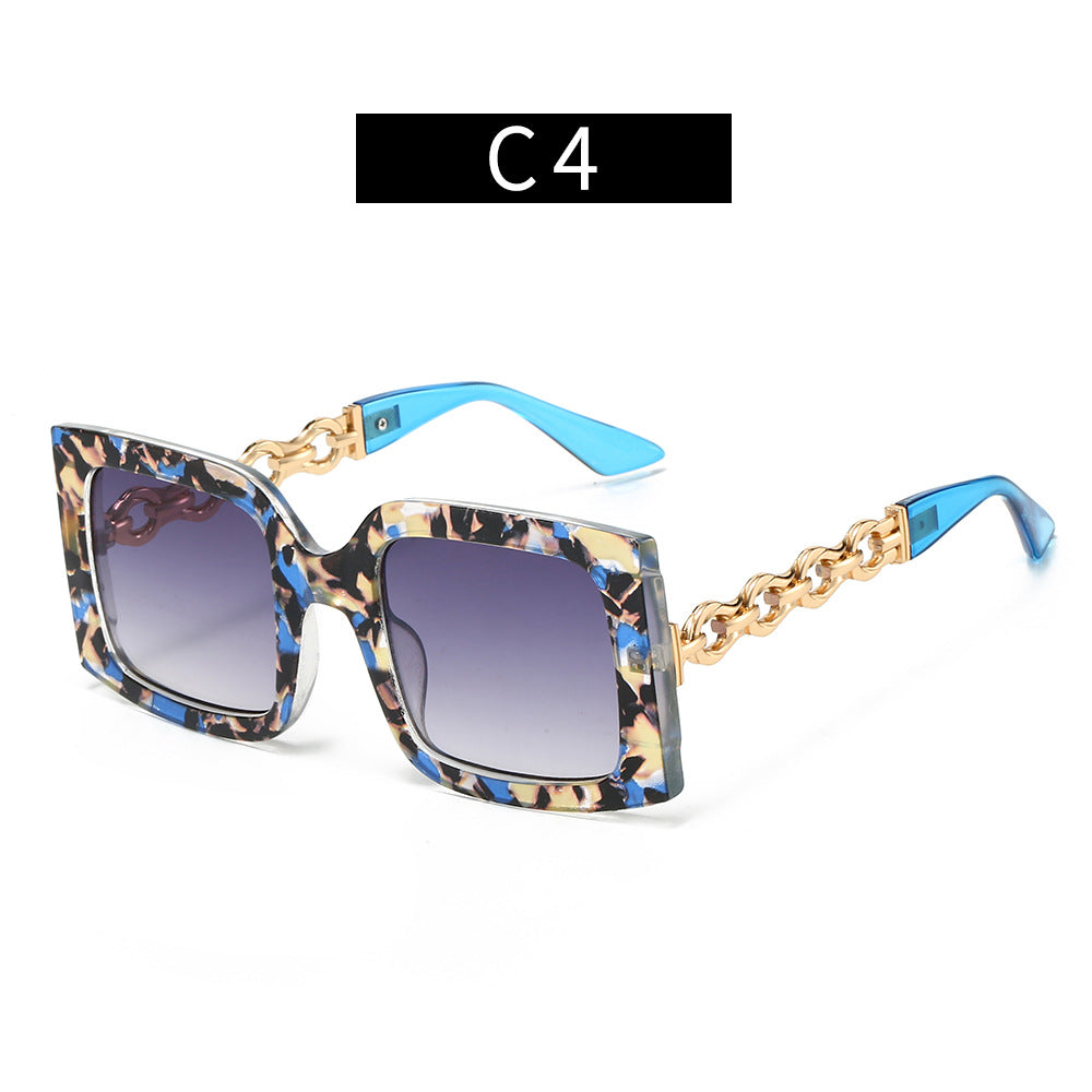 Ladies elegant sunglasses with luxurious chain details Kalsten