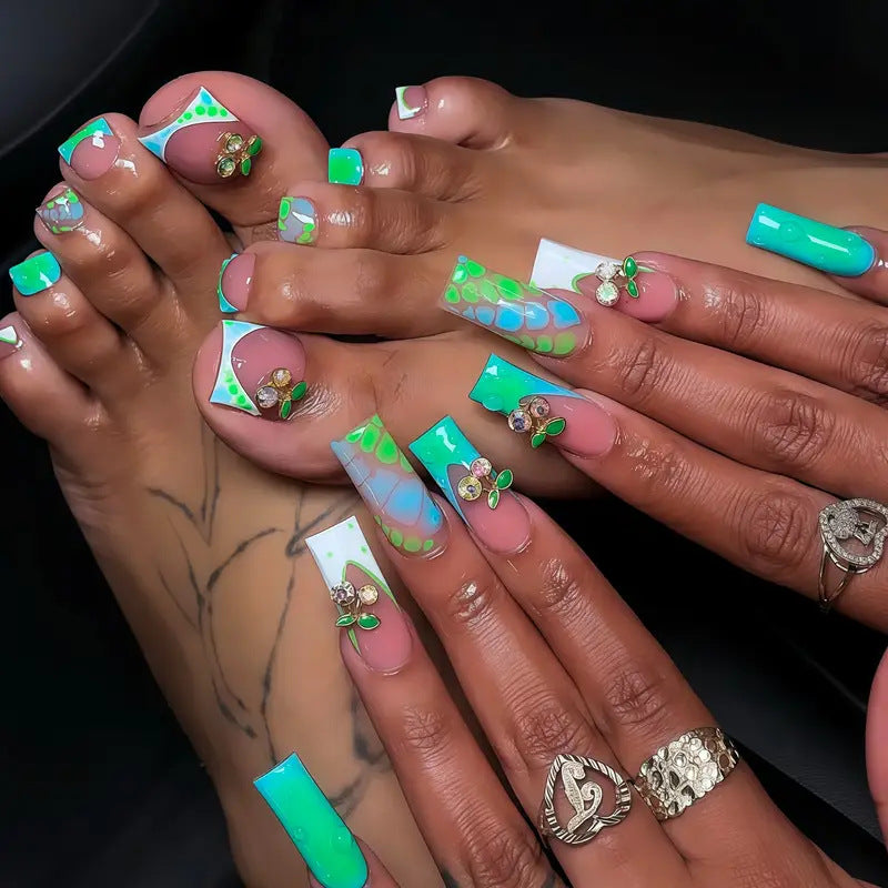 Artistic Floral-Inspired Press-On Nail Set Kalsten