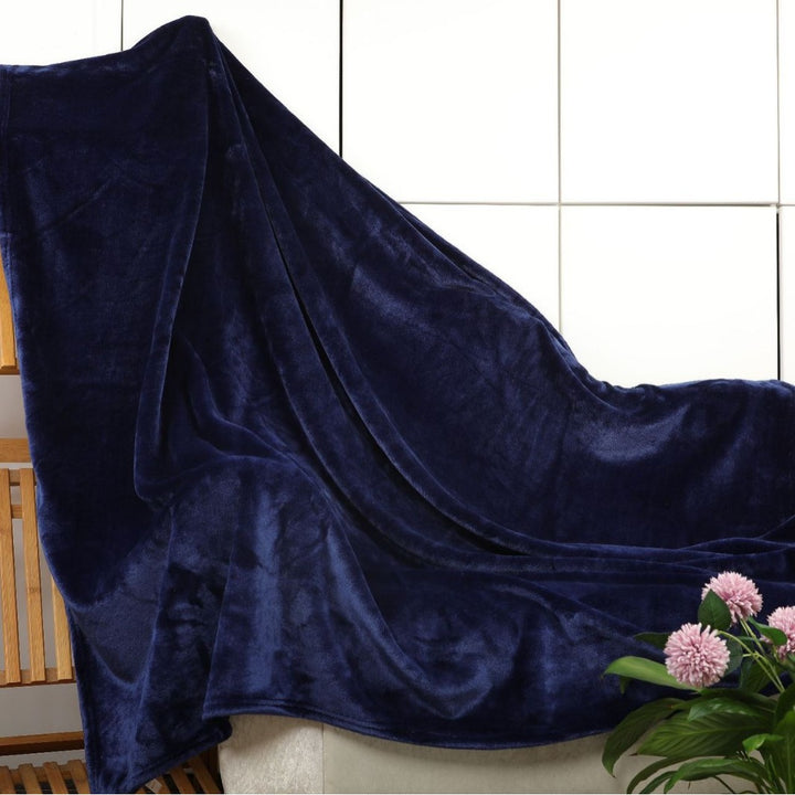 Luxurious Soft Microplush Throw Blanket