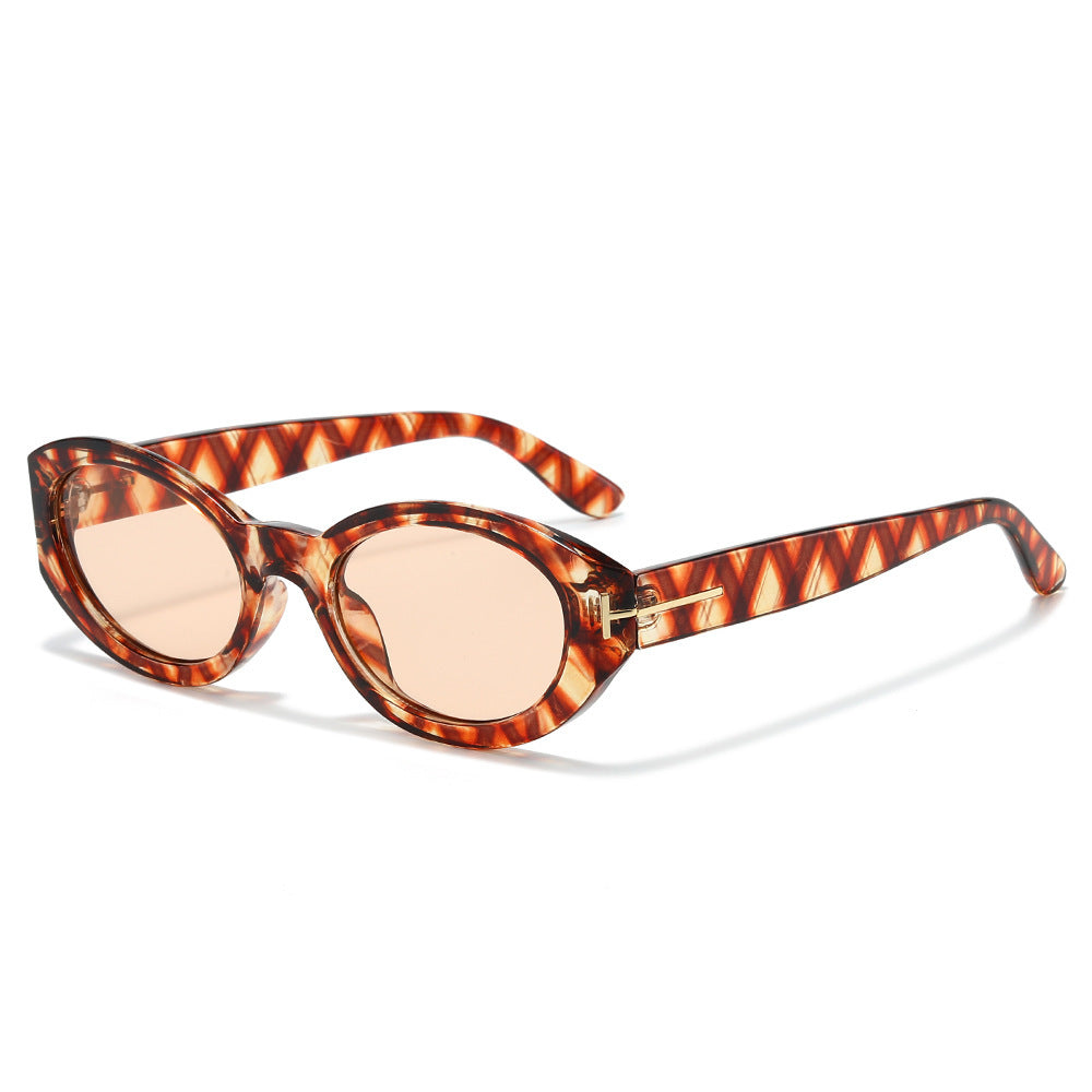 Chic Cat-Eye Sunglasses with Retro Tortoiseshell Frame Kalsten