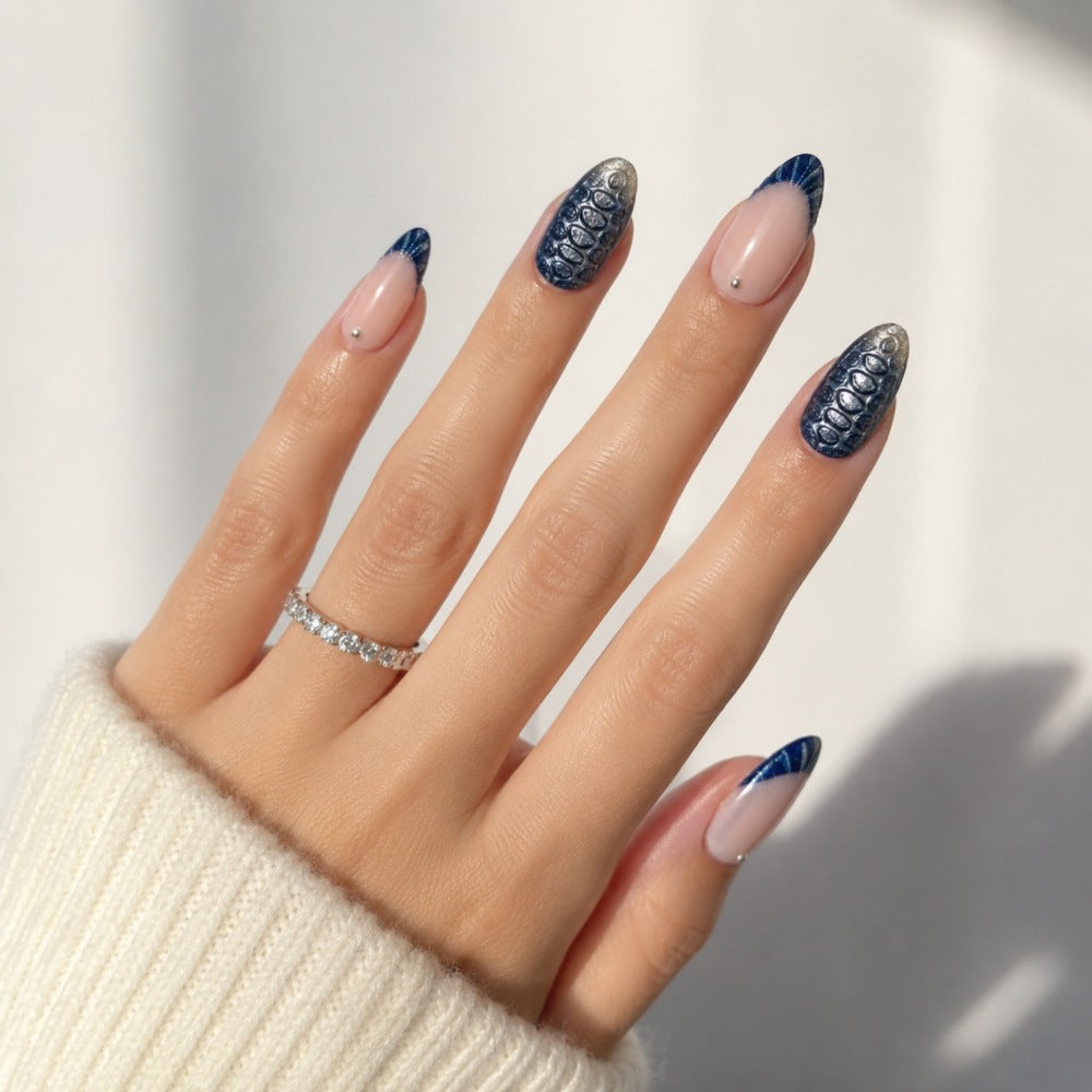Artificial nails with elegant tip decoration and decorative accents Kalsten