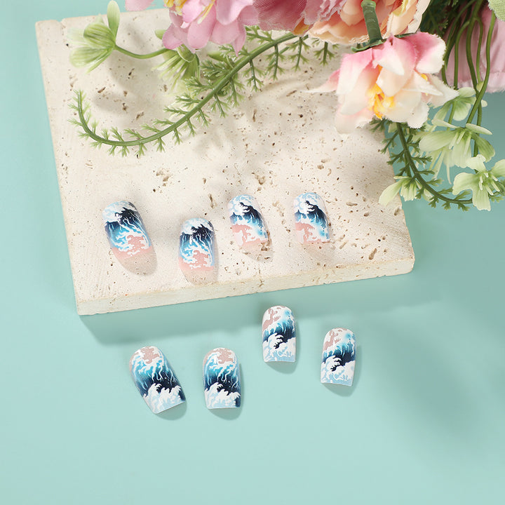Nail art with wave pattern Kalsten