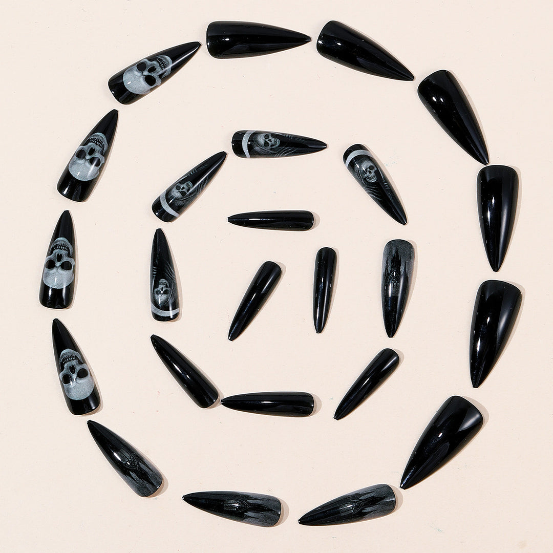 Gothic-Inspired 3D Nail Art Kalsten