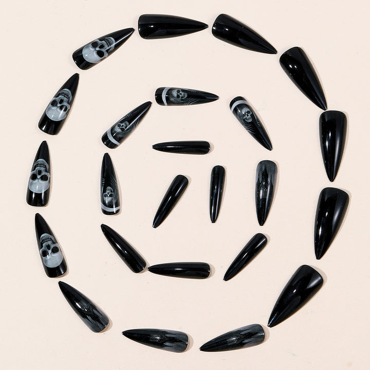 Gothic-Inspired 3D Nail Art Kalsten