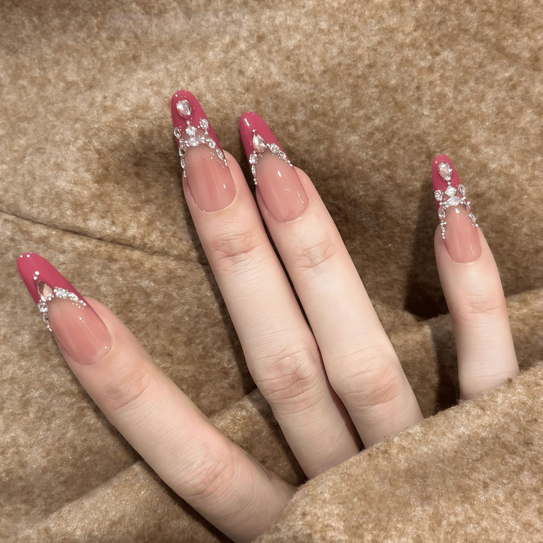 Artificial nails with sparkling rhinestone accents Kalsten