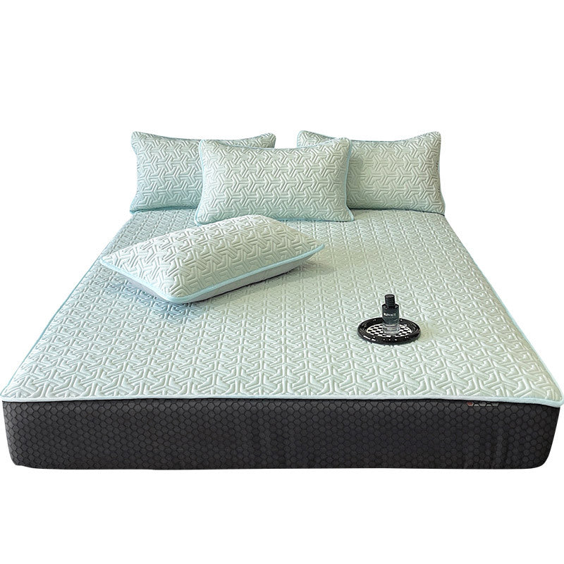 Mattress protector-topper with cooling microfibre quilting and non-slip bottom
