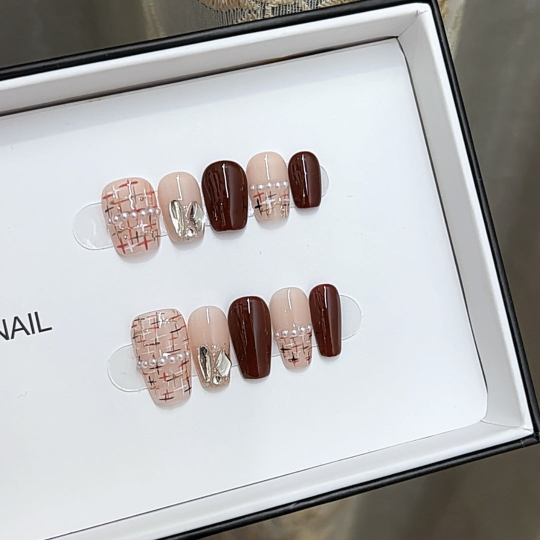 Chic Decorative Press-On Nails Set Kalsten
