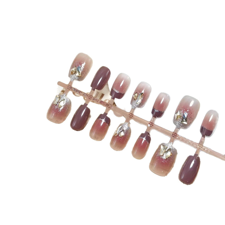 Elegant Artificial Nail Set with Gold Accents Kalsten