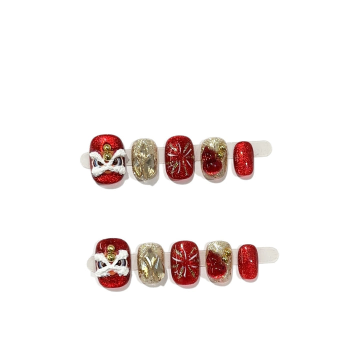 Festive Holiday-Themed Press-On Nails