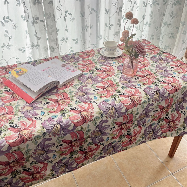 Elegant Floral Tapestry