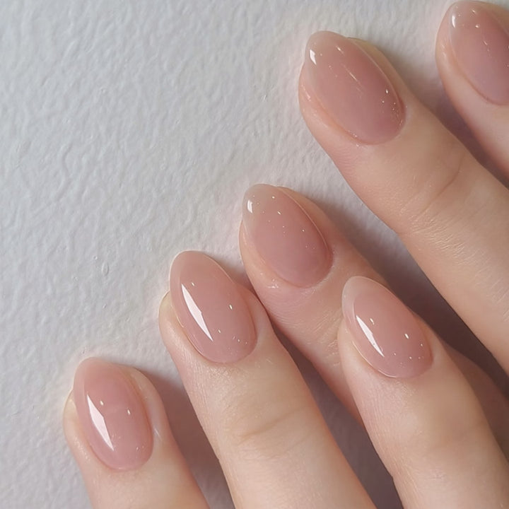Artificial nail art with playful dots and bows Kalsten