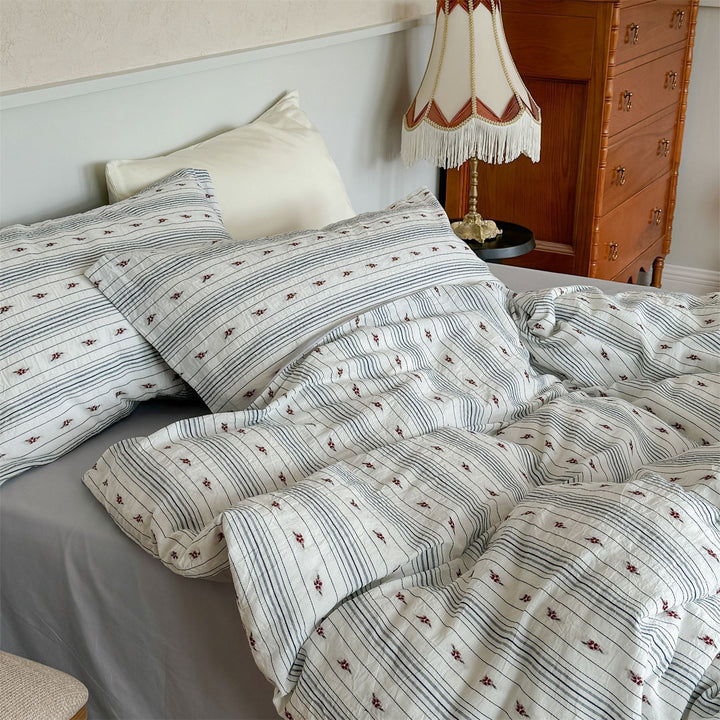Quilted cotton bedding set with fine embroidery