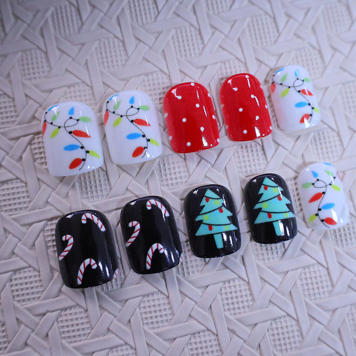 Holiday-Themed Artistic Nail Art Enhancements Kalsten
