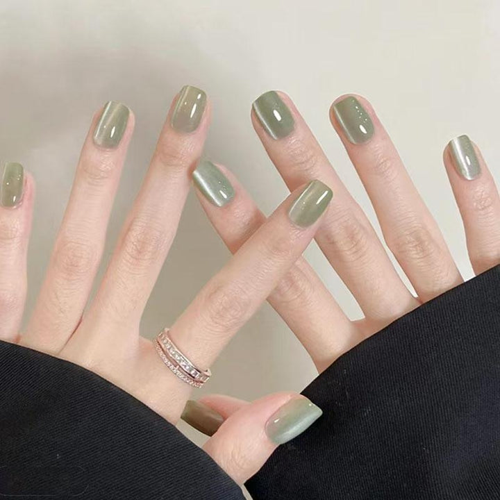 Stylish artificial nails with elegant high-gloss finish Kalsten