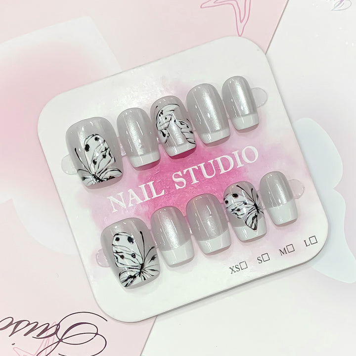 Artfully designed artificial nails Kalsten