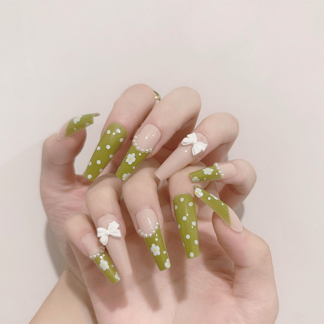 Artful Nail Extensions with Delicate Flower Design Kalsten