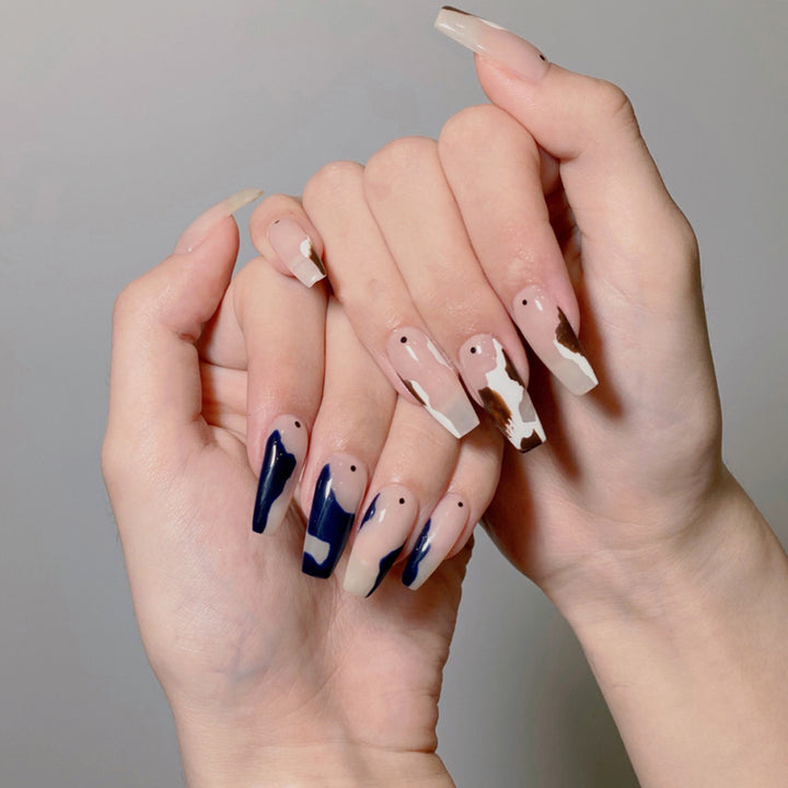 Nail art with heart and lip designs Kalsten