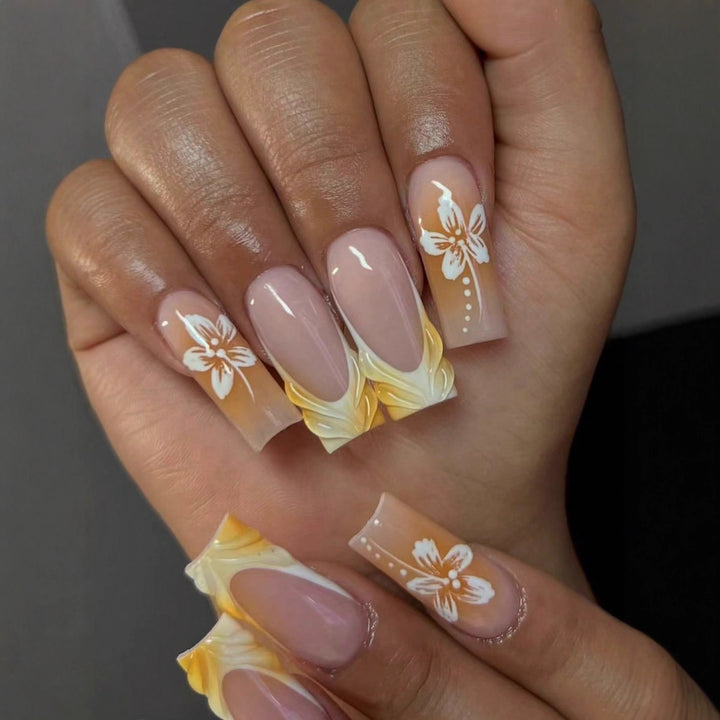 Artificial nail set with elegant floral designs and high-gloss finish Kalsten