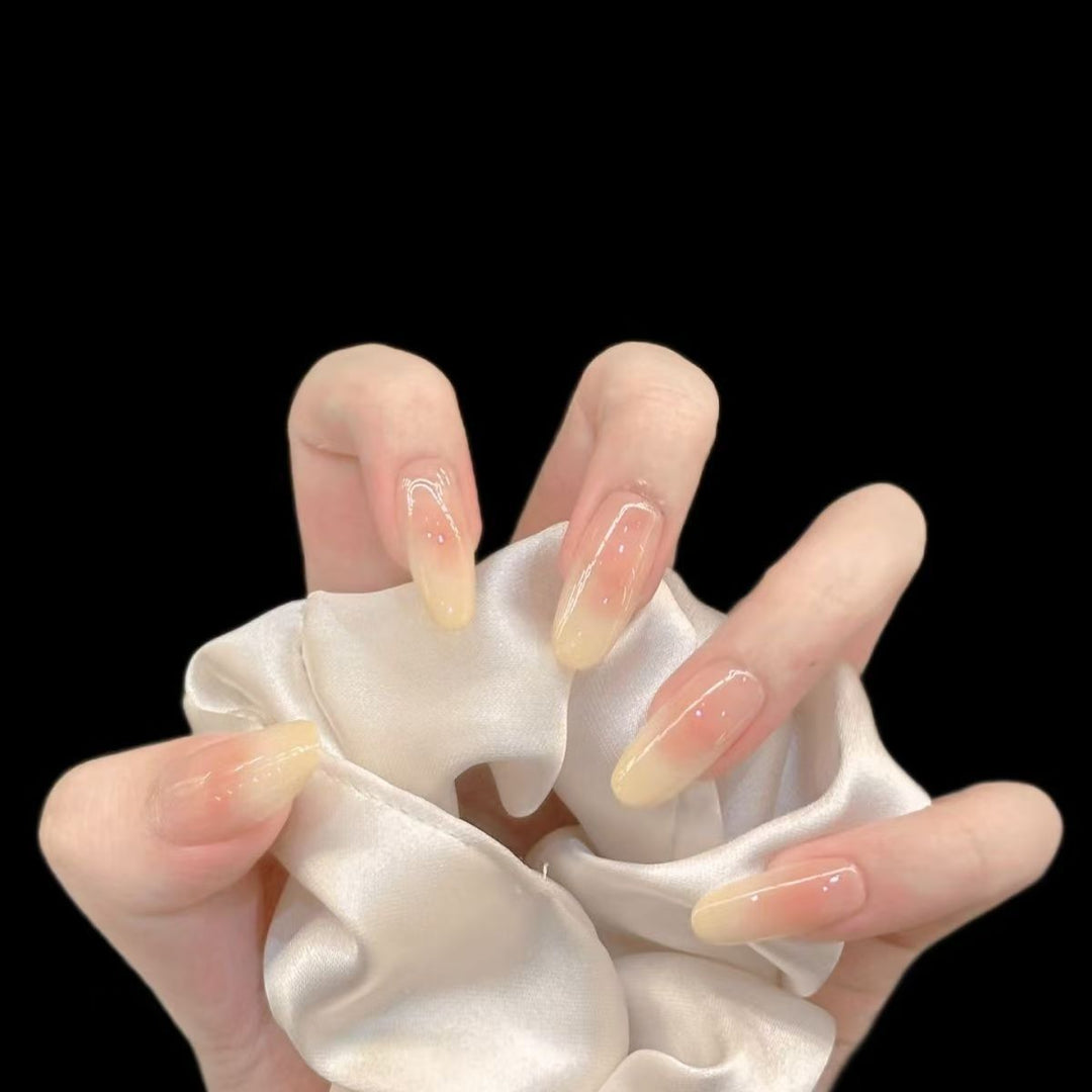 Artificial Nails in Elegant Ombre Design Kalsten