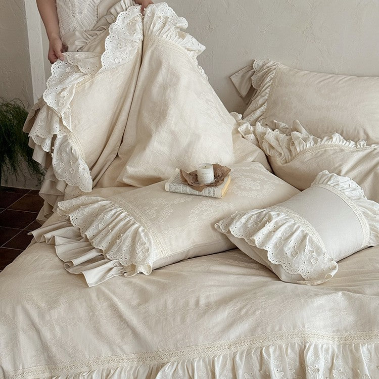 Decorative bedspread with double lace ruffle