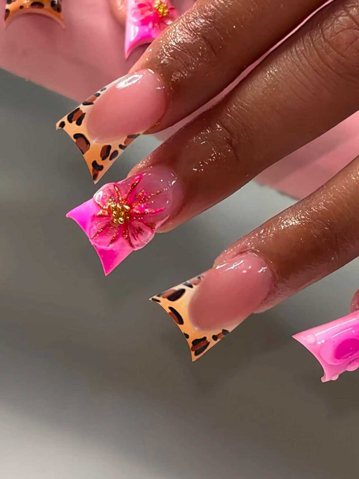 Decorative Press-On Nail Extensions with Floral Accents Kalsten