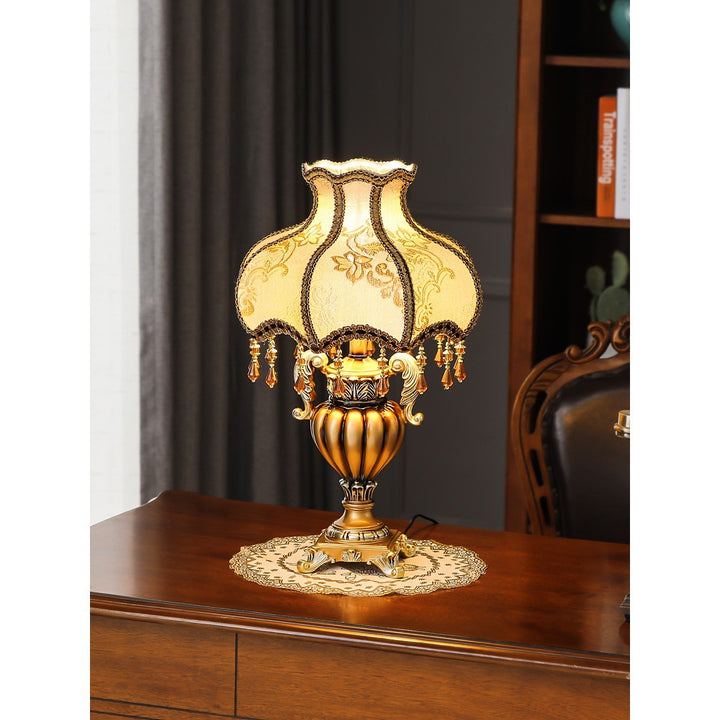 Vintage Floral Table Lamp