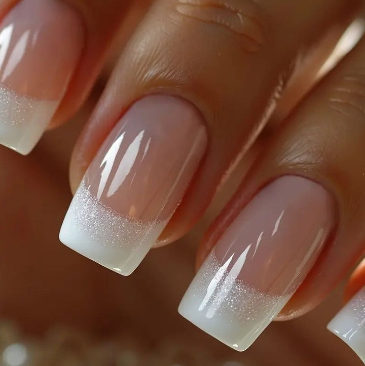 Classic French Tip Nail Art Kalsten