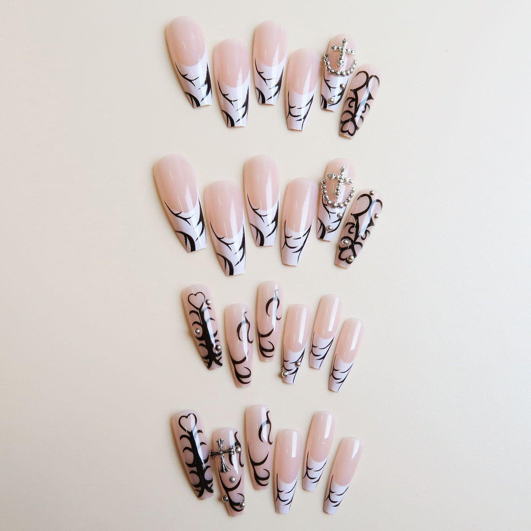 Artistic Press-On Nail Art Set with Intricate Engravings