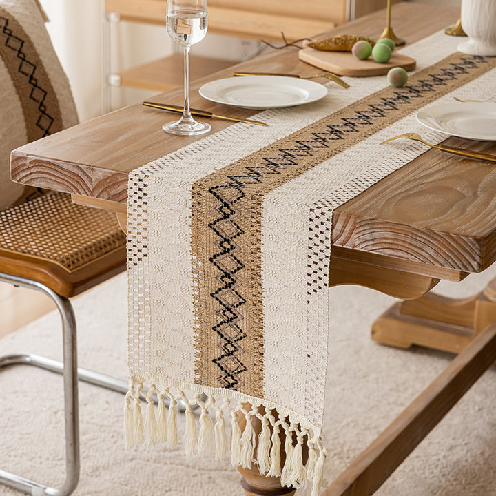 Decorative Chain Link Table Runner
