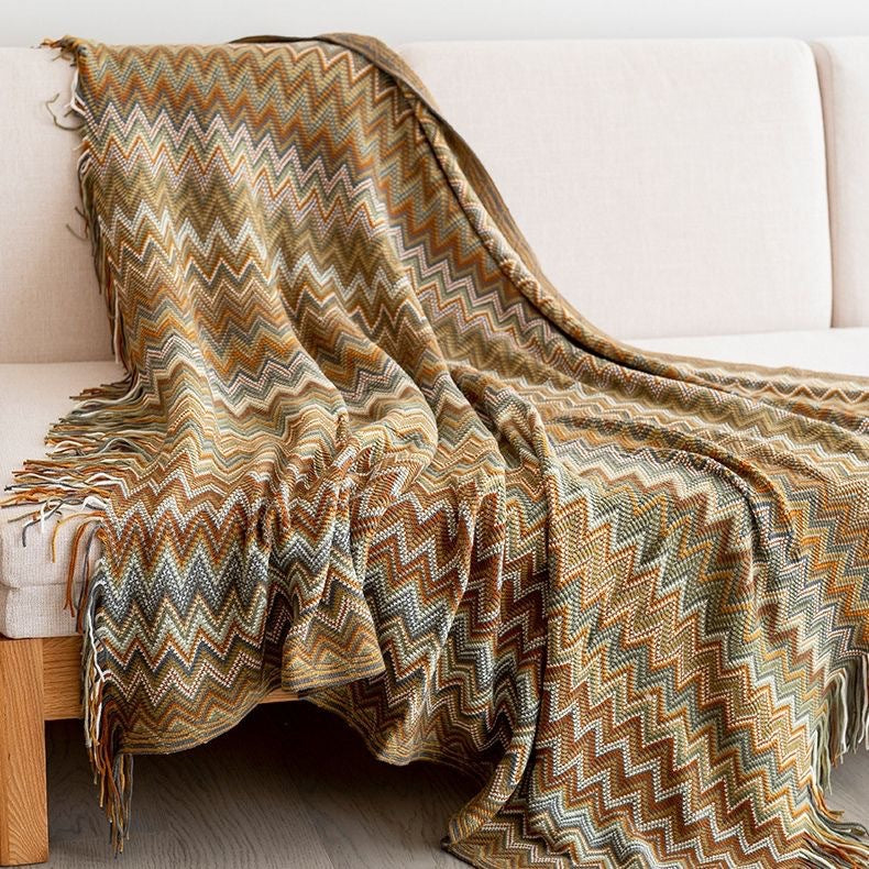 Vibrant Zigzag Pattern Throw Blanket